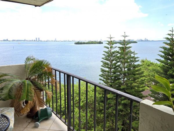 7795 NE Bayshore Court, Unit 502, Miami, FL 33138
