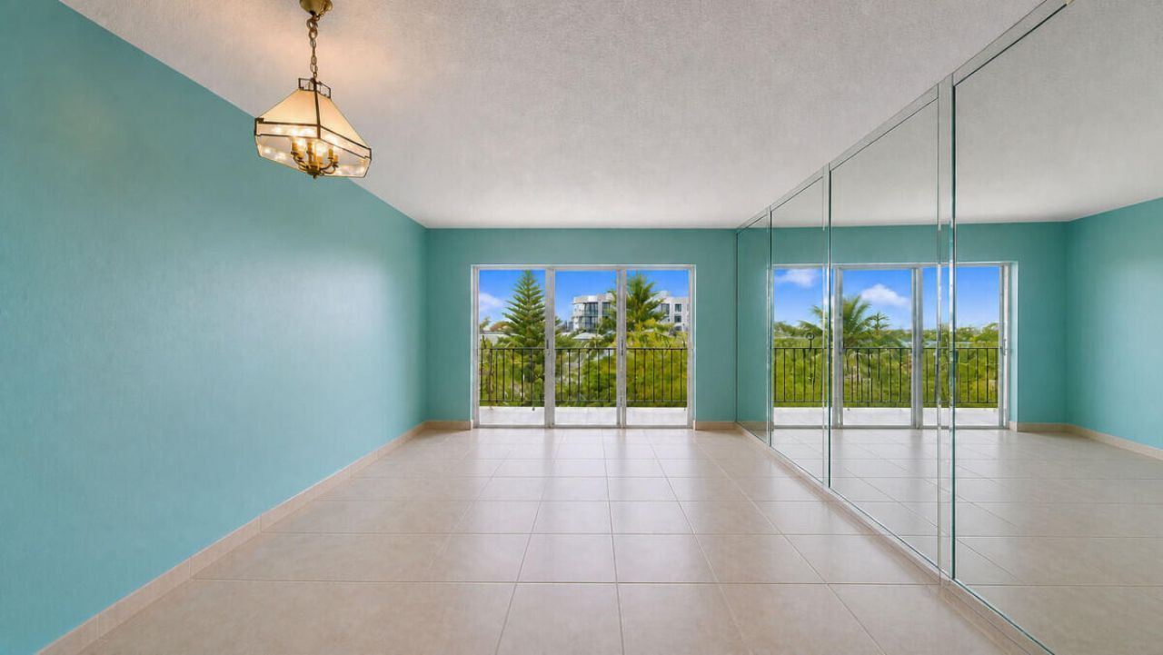 7795 NE Bayshore Court, Unit 502, Miami, FL 33138 Photo
