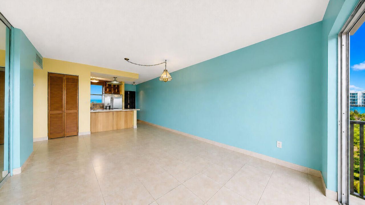 7795 NE Bayshore Court, Unit 502, Miami, FL 33138 Photo