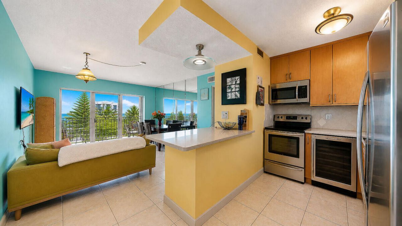 7795 NE Bayshore Court, Unit 502, Miami, FL 33138 Photo