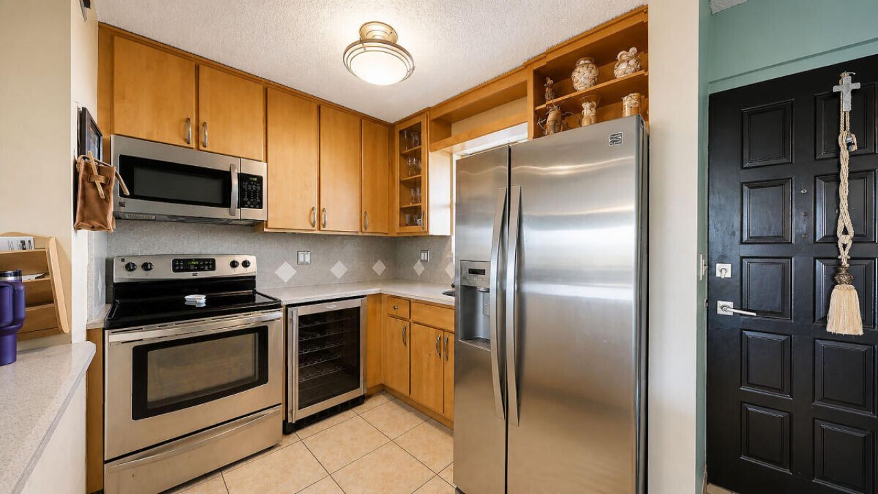 7795 NE Bayshore Court, Unit 502, Miami, FL 33138 Photo