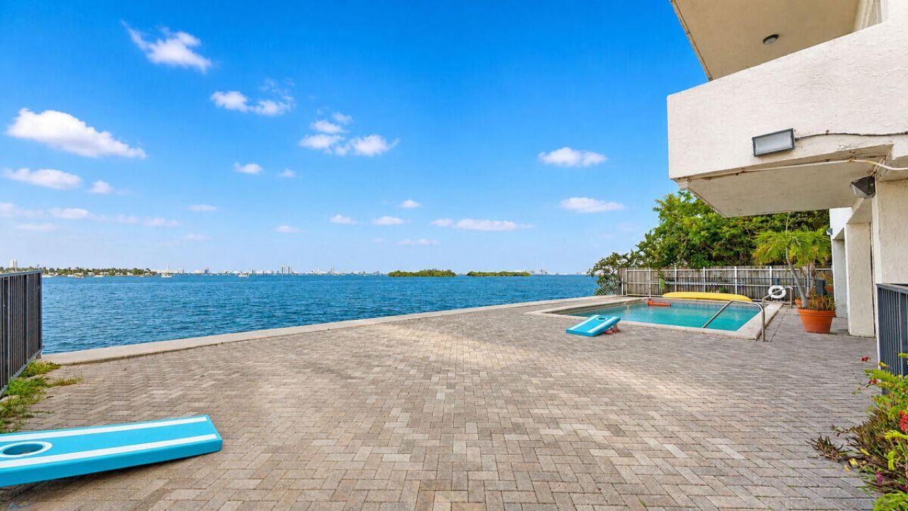 7795 NE Bayshore Court, Unit 502, Miami, FL 33138 Photo