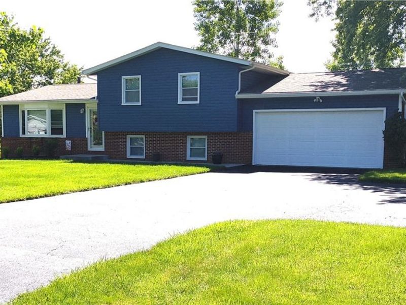 13299 Carnation Avenue NW, Hartville, OH 44632 Photo 2