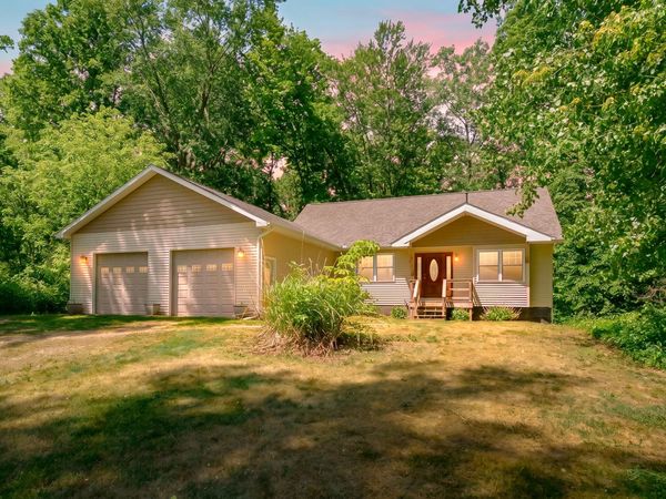 56200 California Road, Dowagiac, MI 49047
