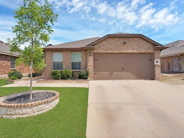 228 Foxhunter Street, Fort Worth, TX 76131