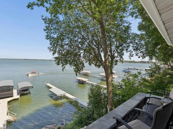 5364 Lakeview Drive, Clear Lake, IA 50428