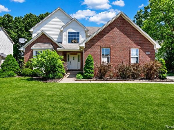 2825 Long Meadow Lane , Rochester Hills, MI 48307
