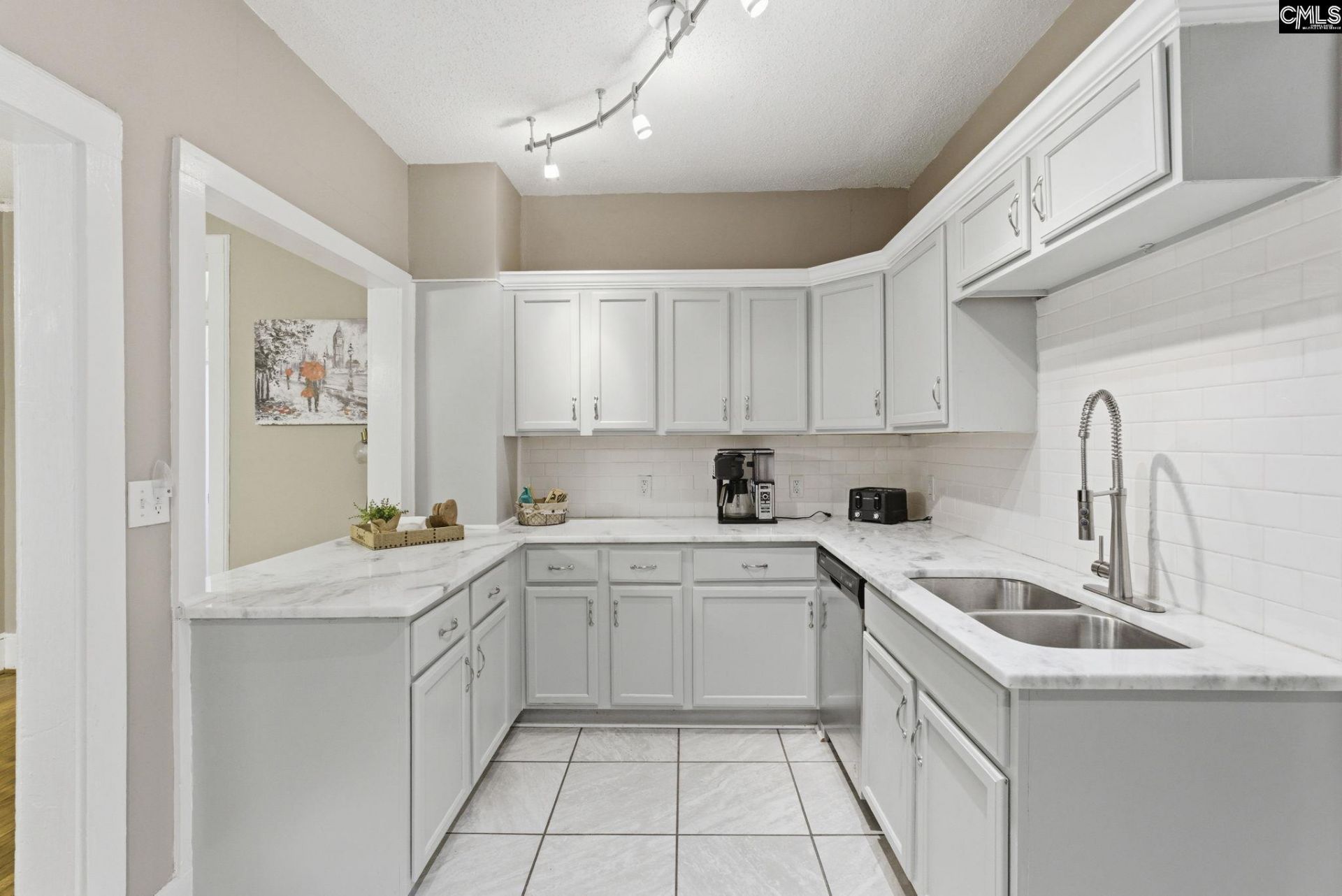 502 Graymont  Photo 16
