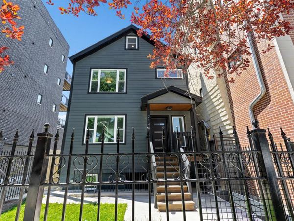 2144 N Rockwell Street , Chicago, IL 60647