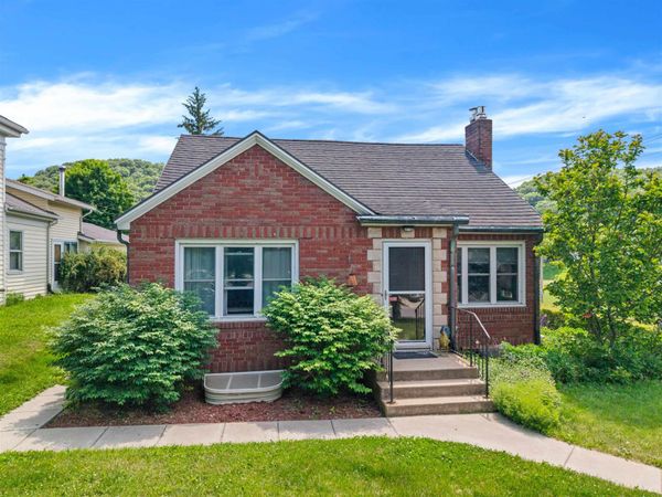 399 Center Street, Lansing, IA 52151