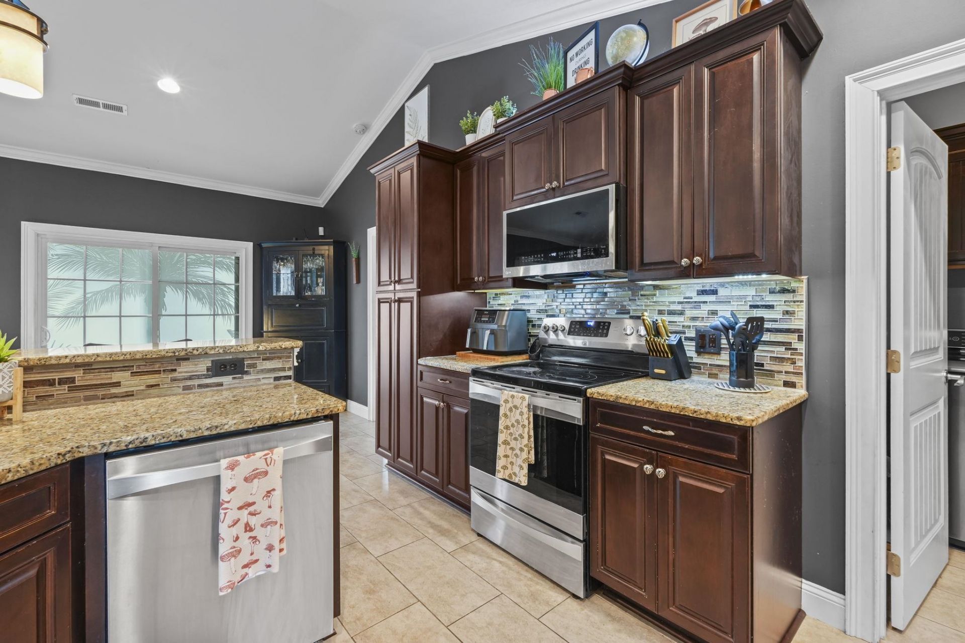 522 Irees Way  Photo 14