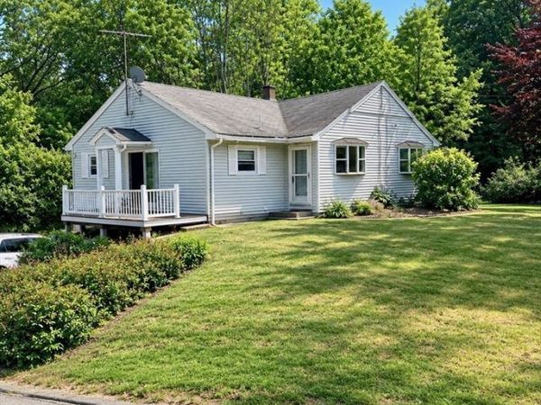 214-216 River Road East, Berlin, MA 01503