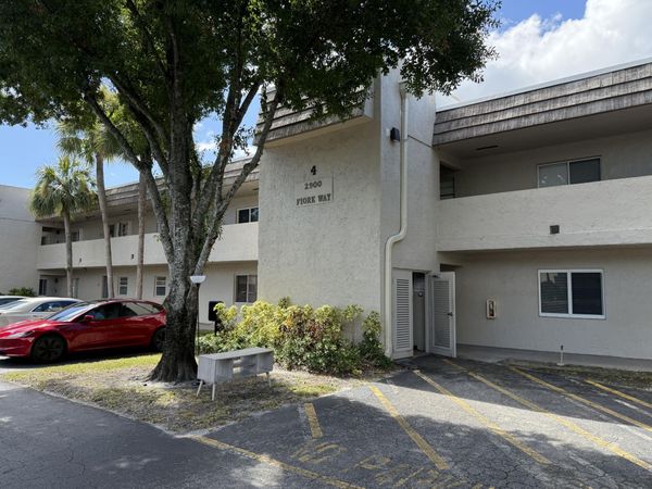 2900 Fiore Way, Unit 108, Delray Beach, FL 33445