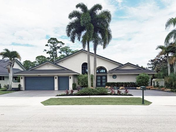 10875 Boca Woods Lane, Boca Raton, FL 33428