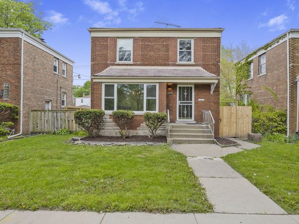 8848 S JEFFERY Boulevard, Chicago, IL 60617