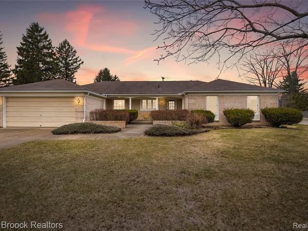 28977 Lake Park Dr. Drive , Farmington Hills, MI 48331