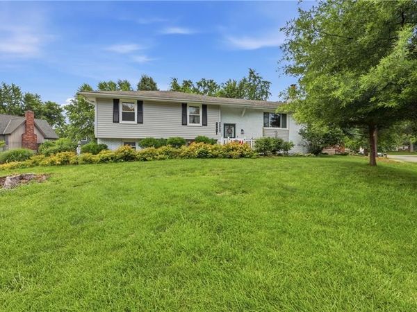 2821 TEPEE Avenue, Independence, MO 64057