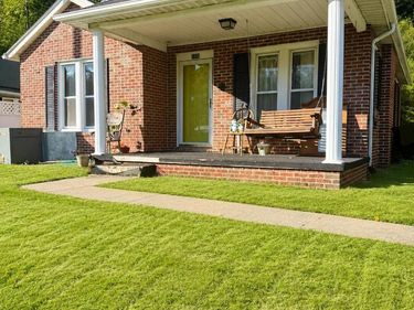 1426 Kentucky 40 , Staffordsville, KY 41256