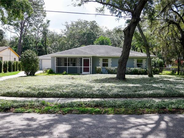 11715 N 51ST STREET , TAMPA, FL 33617