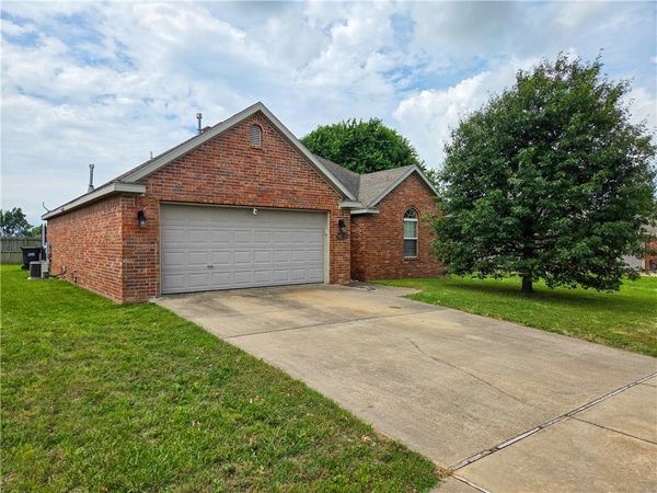 652 Riley Lane , Springdale, AR 72764