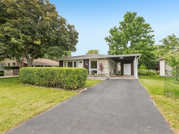 220 Voltz Road , Northbrook, IL 60062