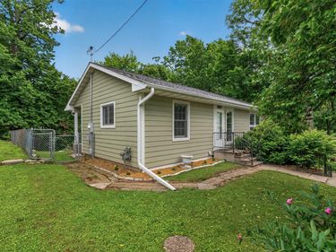 2390 Chateau Lane, Mound, MN 55364