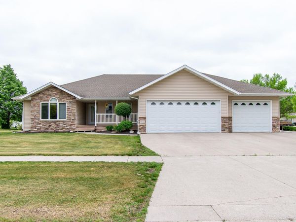 1172 Morningside Court, Casselton, ND 58012