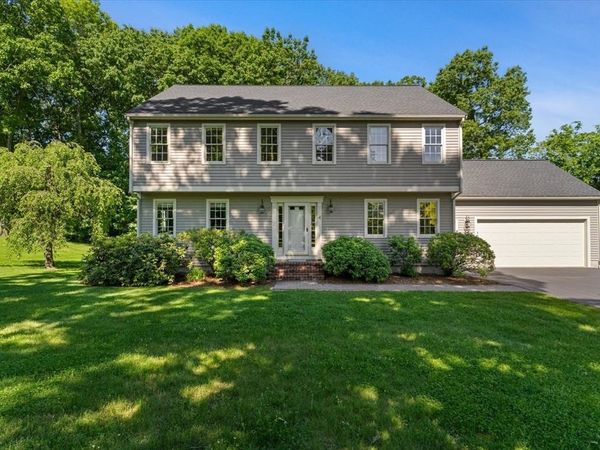 4 Ashton Dr, Shrewsbury, MA 01545