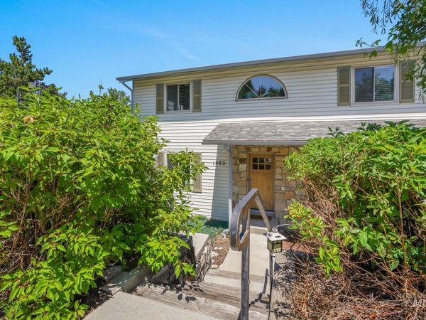 1982 E Roanoke Dr, Boise, ID 83712