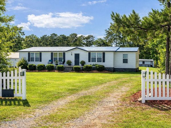 108 Lee Court, Peletier, NC 28584