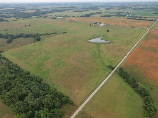 619 N V Highway, Lamar, MO 64759