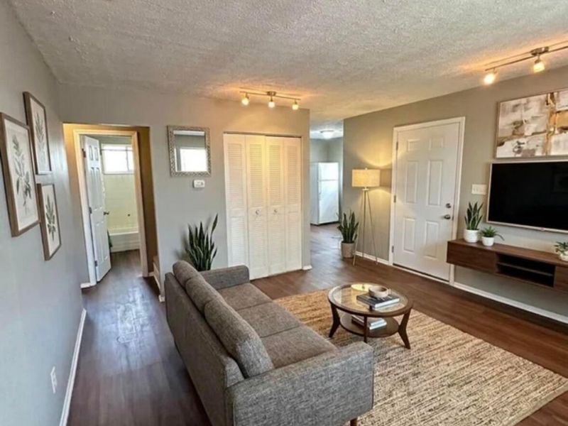 940 Ferndale Place, Unit B, Columbus, OH 43209 Photo 3