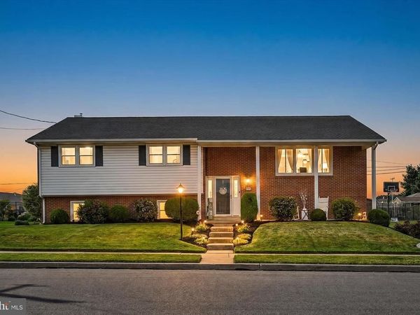 623 W PINE STREET , PALMYRA, PA 17078