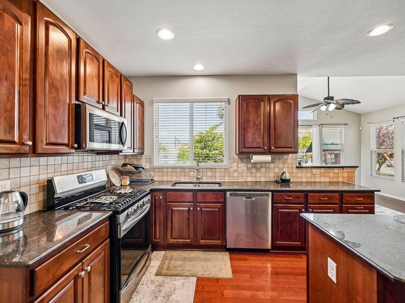 317 Blue Jacket Circle, Pickerington, OH 43147 Photo 12