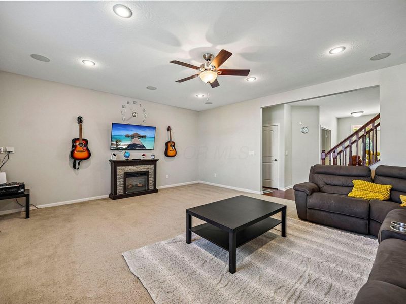 317 Blue Jacket Circle, Pickerington, OH 43147 Photo 14