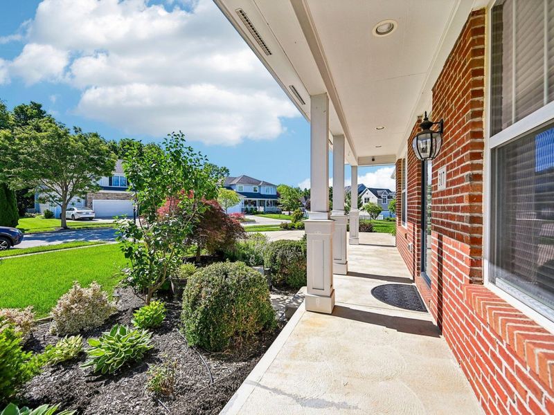 317 Blue Jacket Circle, Pickerington, OH 43147 Photo 2
