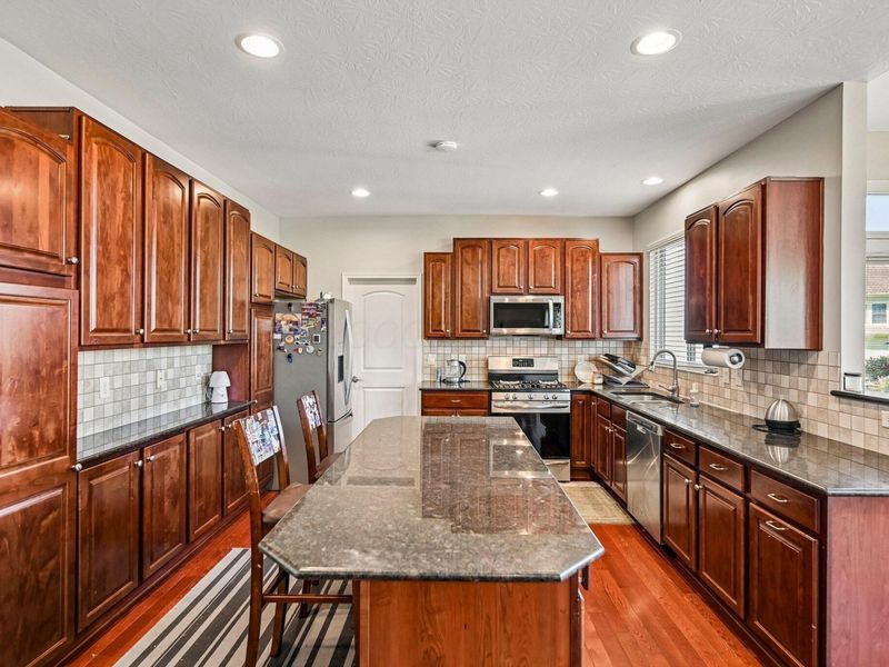 317 Blue Jacket Circle, Pickerington, OH 43147 Photo 7