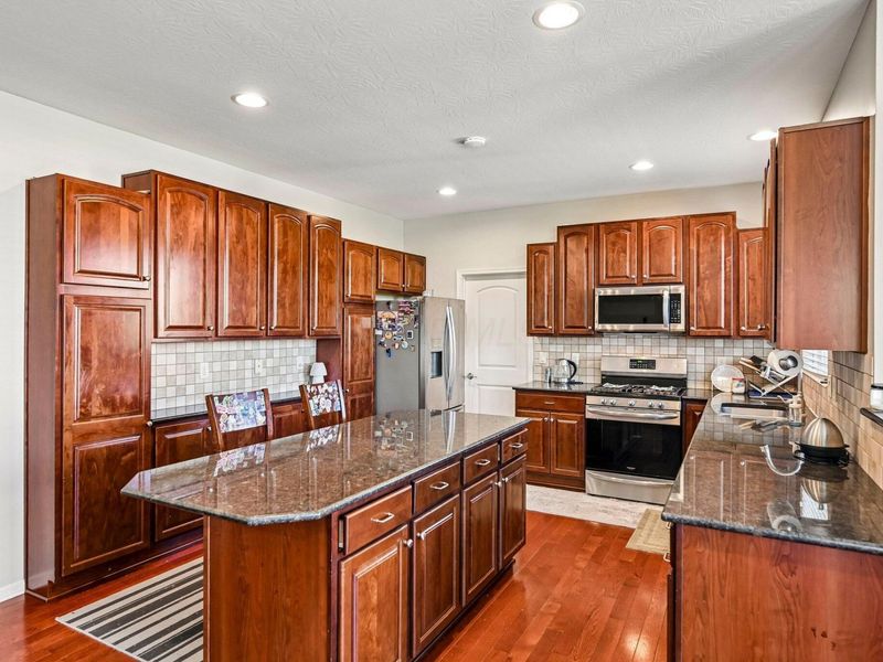 317 Blue Jacket Circle, Pickerington, OH 43147 Photo 8