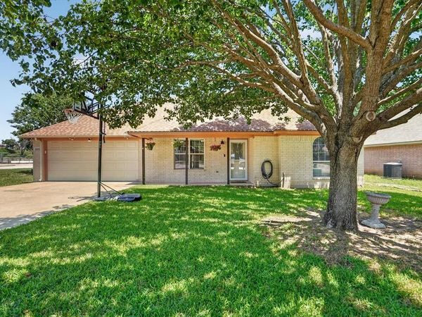 1801 Rayna Drive, Weatherford, TX 76086