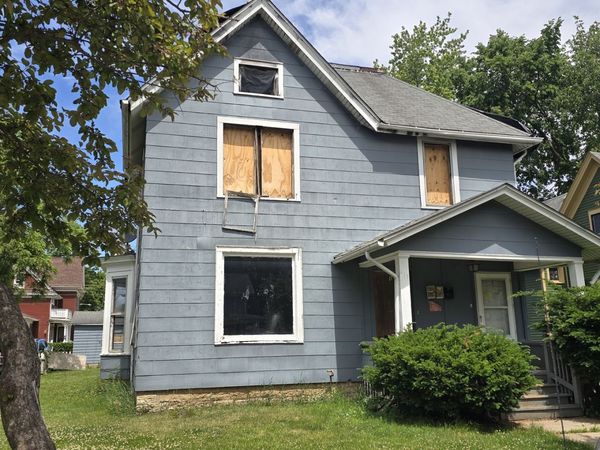 411 Grant Place , Aurora, IL 60505