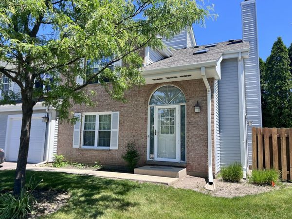 255 Cumberland Court, Unit C, Gurnee, IL 60031