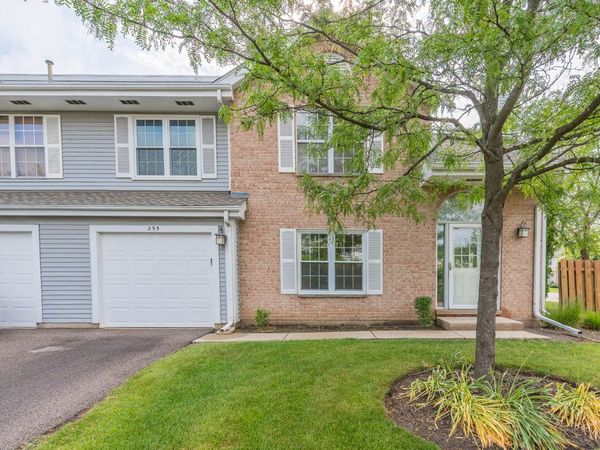 255 Cumberland Court, Unit C, Gurnee, IL 60031