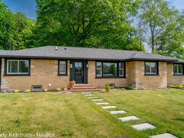 315 W 40th Street, Holland, MI 49423