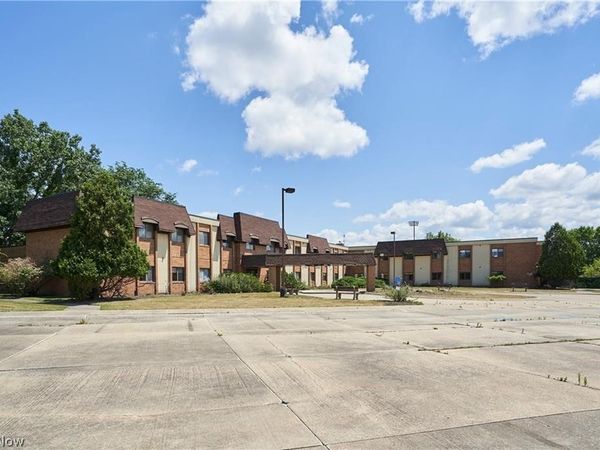 16231 Broadway Avenue , Maple Heights, OH 44137
