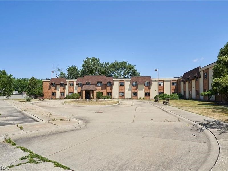16231 Broadway Avenue, Maple Heights, OH 44137 Photo 2