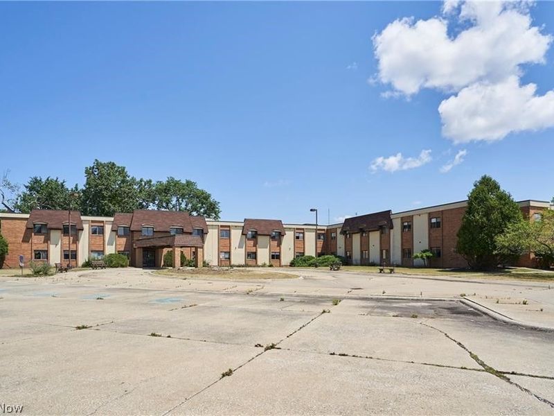 16231 Broadway Avenue, Maple Heights, OH 44137 Photo 3