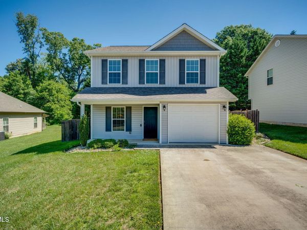 262 Ridge Pointe Drive, Johnson City, TN 37604