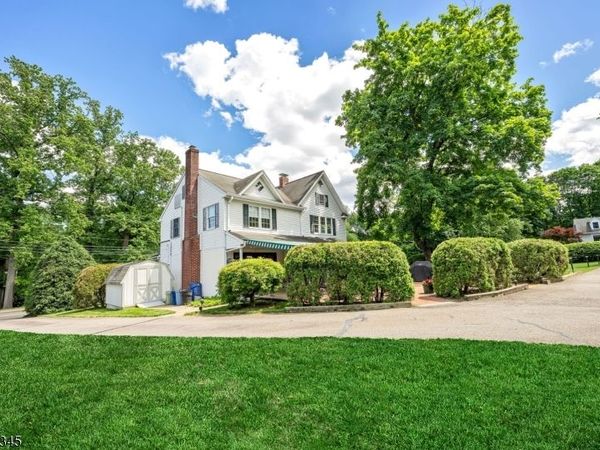 457 Russell Ave, Wyckoff, NJ 07481