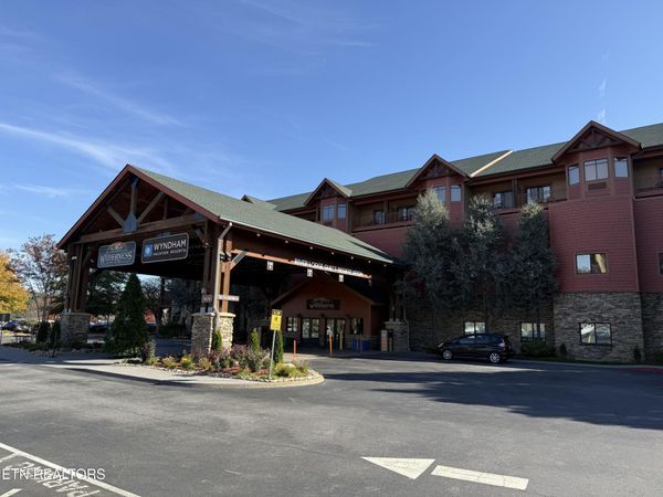 1424 Old Knoxville Hwy, Sevierville, TN 37876