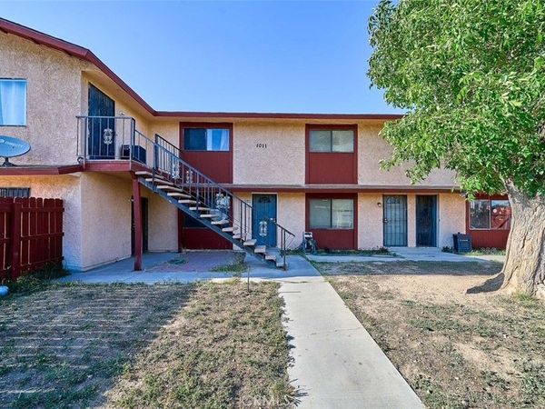 1011 W Avenue H12 , Lancaster, CA 93534